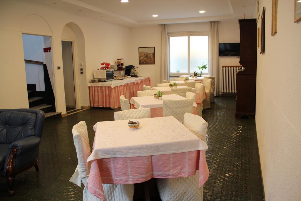 Hotel Persico Салуццо Экстерьер фото